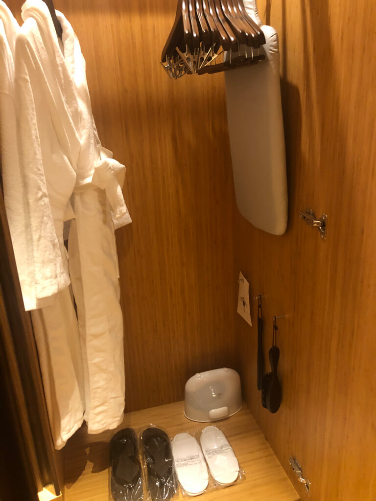 5E7024FA D19F 47ED AB36 7E658D7FD822