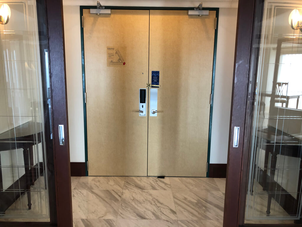 沖縄マリオット 宿泊記 パノラマオーシャンスイートプレミアム 部屋 館内施設 格安宿泊　プラチナ特典 SPGアメックス紹介　ジム　プール　スパ