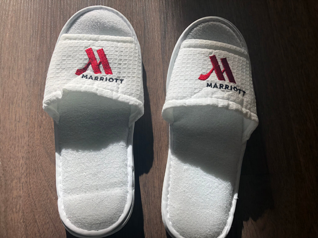 大阪マリオット都ホテル　ブログ　ジュニアスイート　子供添い寝無料　宿泊記　連休　格安　朝食　ラウンジ　あべのハルカス　プラチナ特典　　駐車場　マリオットボンヴォイアメックス紹介