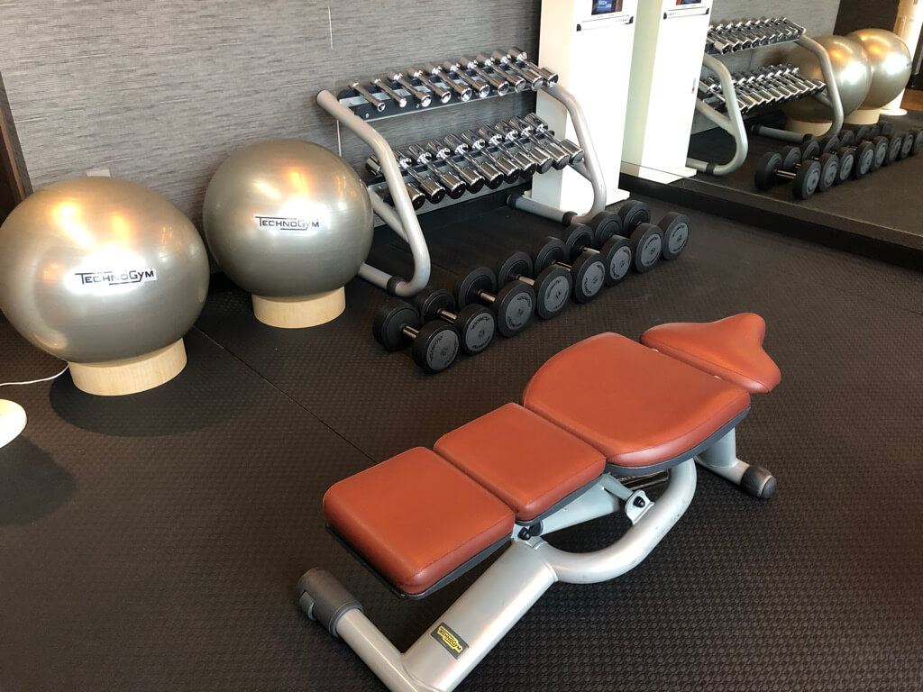 セントレジス大阪　ブログ　　宿泊記　子供添い寝　朝食　アクセス　駐車場　タイタニックオムレツ　プラチナ特典　バトラーサービス　マリオットボンヴォイアメックス　紹介　アメニティ