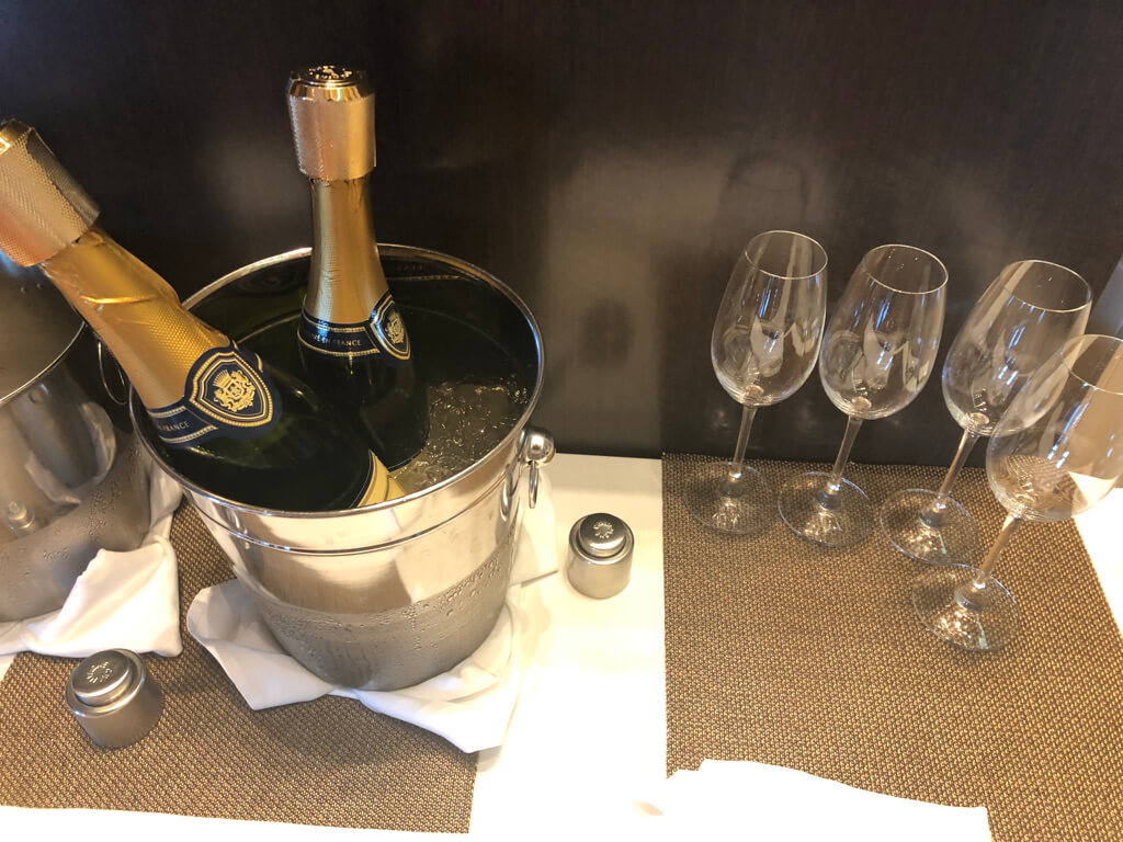 大阪マリオット都ホテル　ブログ　ジュニアスイート　子供添い寝無料　宿泊記　連休　格安　朝食　ラウンジ　あべのハルカス　プラチナ特典　　駐車場　マリオットボンヴォイアメックス紹介