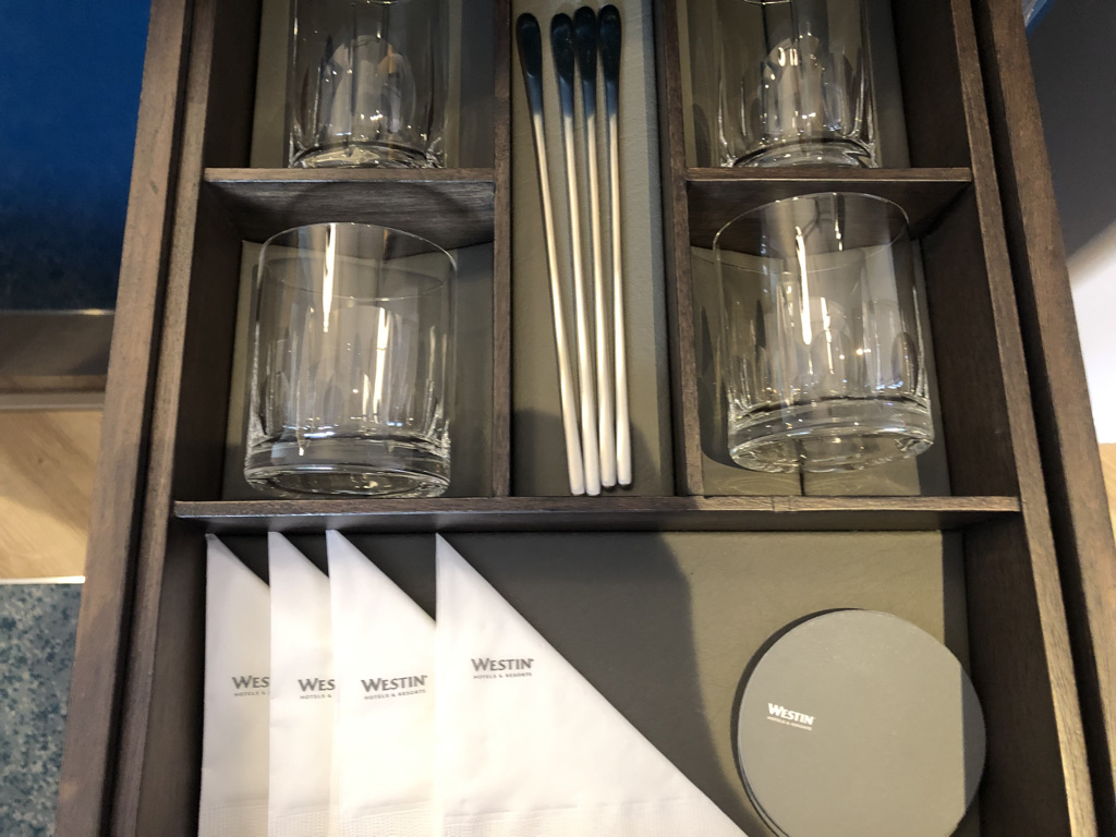 ウェスティン都ホテル京都　子連れ　宿泊記　ブログ　2ベッドルームスイート 1キングベッド＆2シングルベッド　子供添い寝　ジム　プール　温泉　朝食　クラブラウンジ　spgアメックス紹介　プラチナ特典　アメニティ