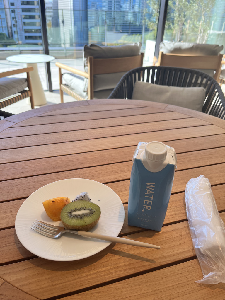 TIAD ティアド　宿泊記　プール　ラウンジ　部屋　ブログ　プラチナ特典　ジム