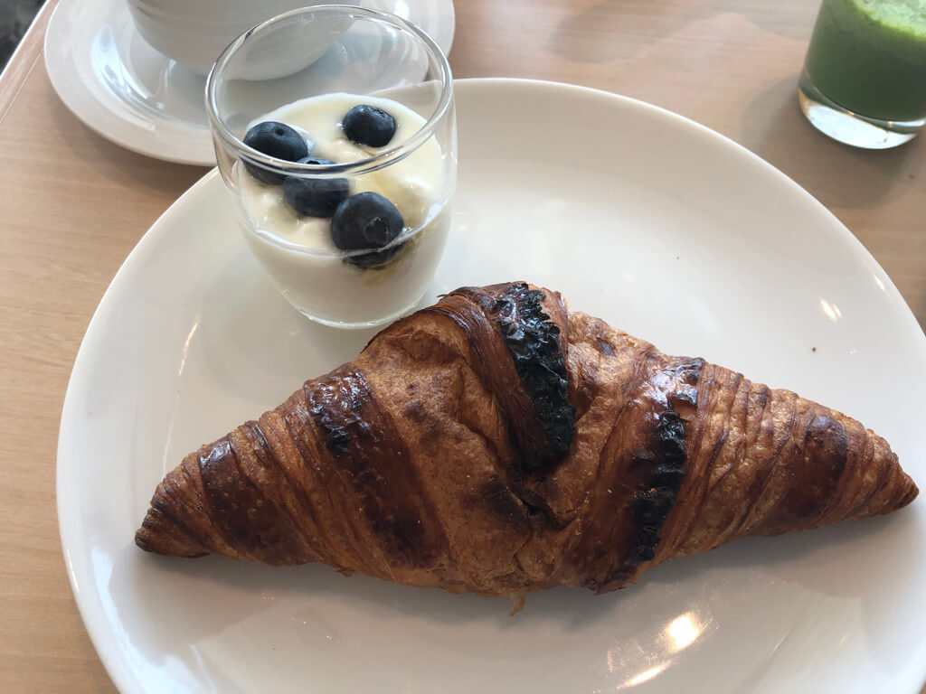 大阪マリオット都ホテル　ブログ　ジュニアスイート　子供添い寝無料　宿泊記　連休　格安　朝食　ラウンジ　あべのハルカス　プラチナ特典　　駐車場　マリオットボンヴォイアメックス紹介