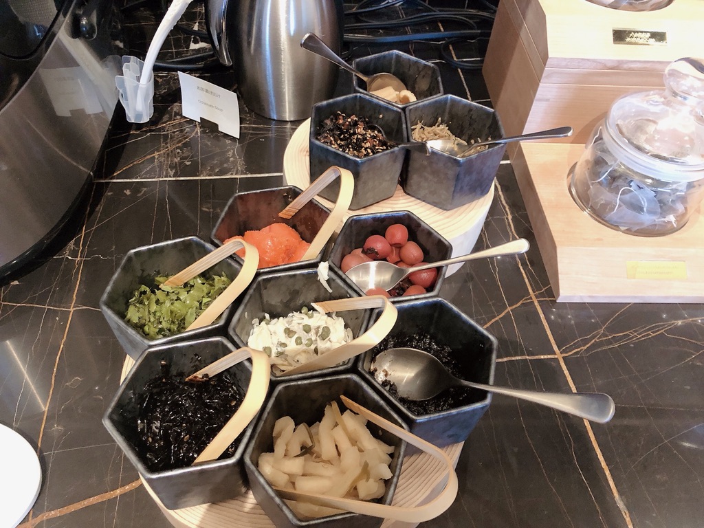 リッツカールトン福岡　クラブラウンジ　朝食　料金　アフタヌーンティ