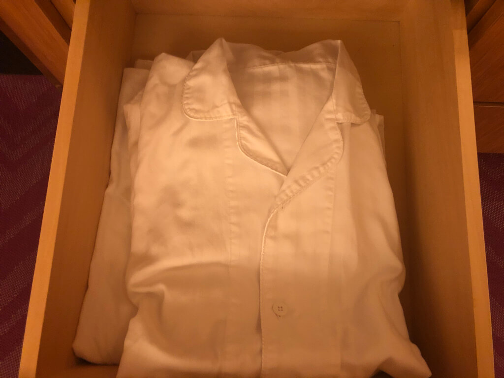 シェラトン沖縄サンマリーナリゾート　サウスタワー　宿泊記　プレミアムオーシャンツイン　フィットネスジム　大浴場　プール　サウナ　コンビニ　アメニティ