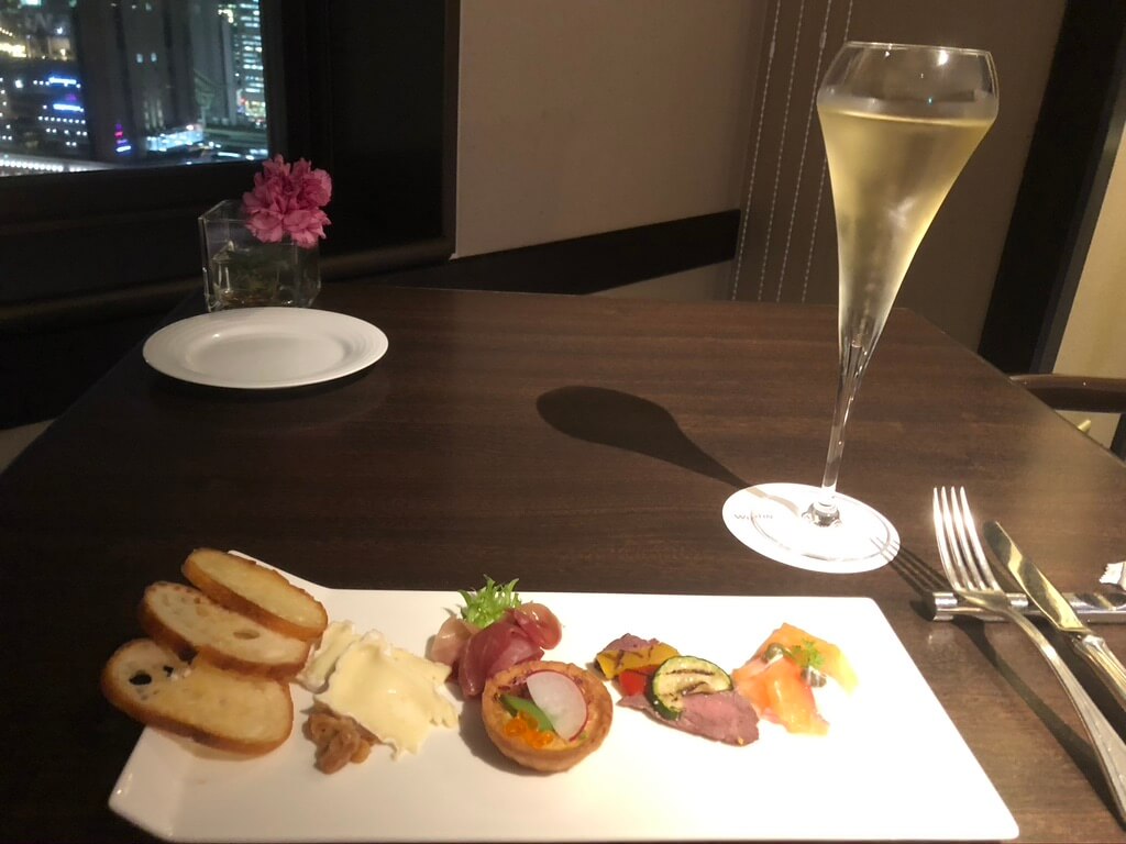 ウェスティン大阪　宿泊記　朝食　エグゼクティブラウンジ　アクセス　行き方　エグゼクティブキング　spgamex　プラチナ　特典