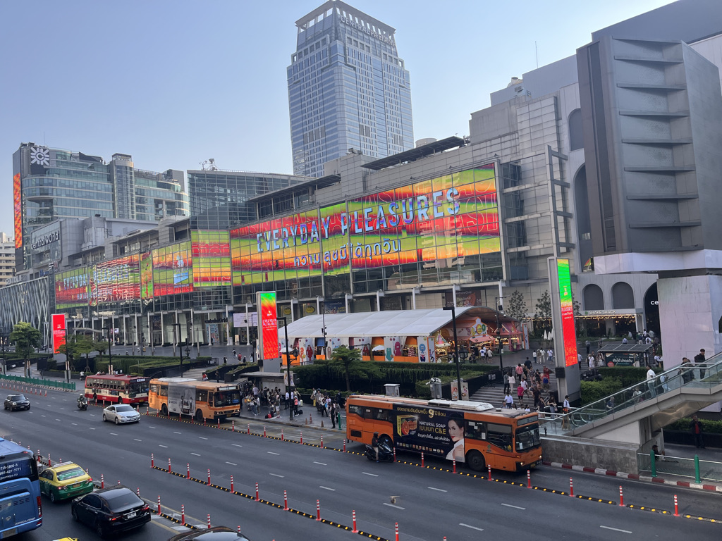 セントレジスバンコク　宿泊記　送迎　アクセス　朝食　プール　ジム　サウナ　子供添い寝年齢　マリオットボンヴォイアメックス　プラチナ特典　バトラーサービス