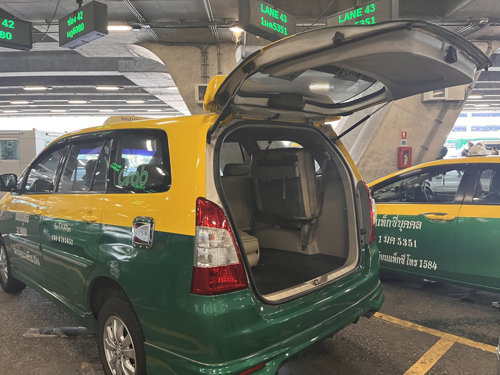 セントレジスバンコク　宿泊記　送迎　アクセス　朝食　プール　ジム　サウナ　子供添い寝年齢　マリオットボンヴォイアメックス　プラチナ特典