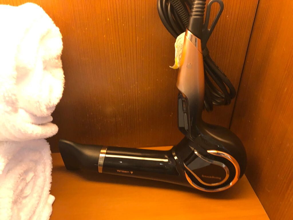 セントレジス大阪　ブログ　　宿泊記　子供添い寝　朝食　アクセス　駐車場　タイタニックオムレツ　プラチナ特典　バトラーサービス　マリオットボンヴォイアメックス　紹介　アメニティ