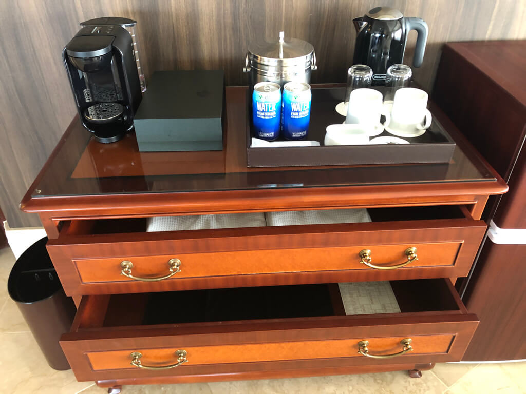 沖縄マリオット 宿泊記 パノラマオーシャンスイートプレミアム 部屋 館内施設 格安宿泊　プラチナ特典 SPGアメックス紹介　ジム　プール　スパ