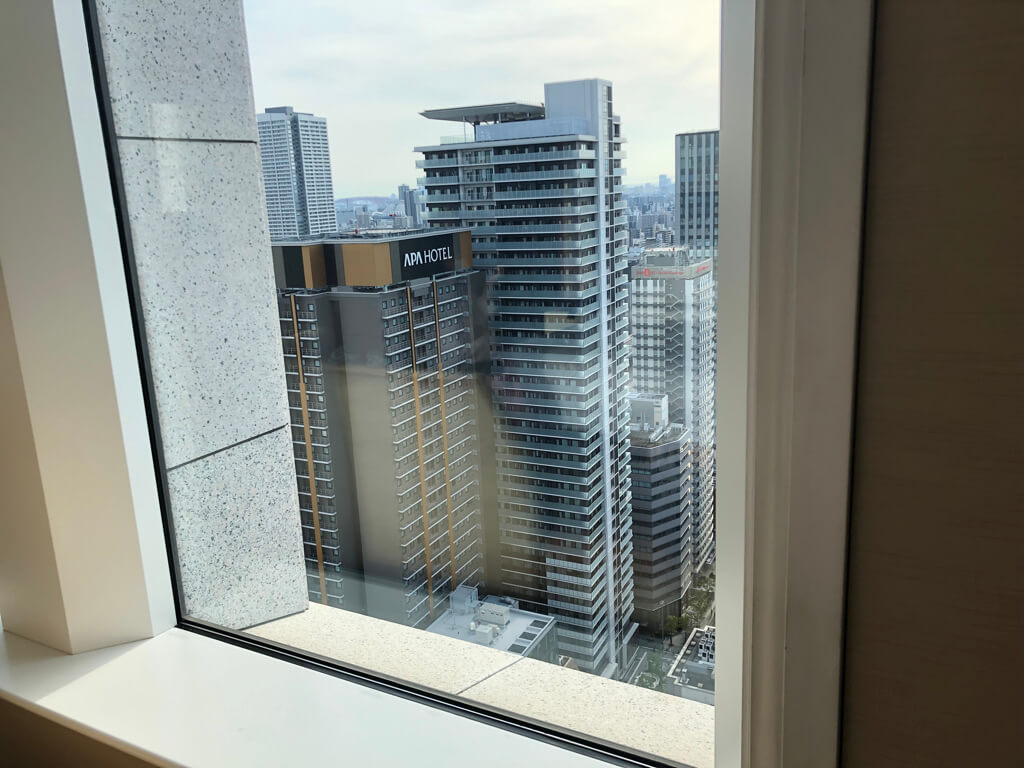 セントレジス大阪　ブログ　　宿泊記　子供添い寝　朝食　アクセス　駐車場　タイタニックオムレツ　プラチナ特典　バトラーサービス　マリオットボンヴォイアメックス　紹介　アメニティ