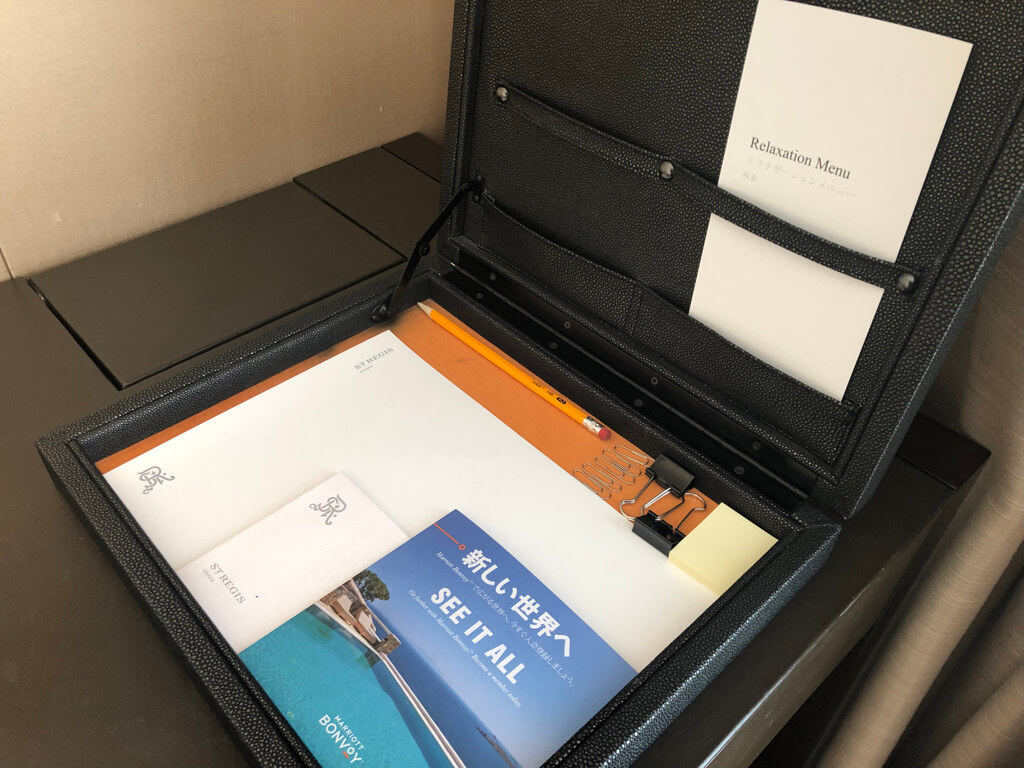 セントレジス大阪　ブログ　　宿泊記　子供添い寝　朝食　アクセス　駐車場　タイタニックオムレツ　プラチナ特典　バトラーサービス　マリオットボンヴォイアメックス　紹介　アメニティ