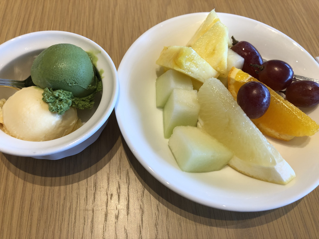 ウェスティン都ホテル京都　子連れ　宿泊記　ブログ　2ベッドルームスイート 1キングベッド＆2シングルベッド　子供添い寝　ジム　プール　温泉　朝食　クラブラウンジ　spgアメックス紹介　プラチナ特典　アメニティ