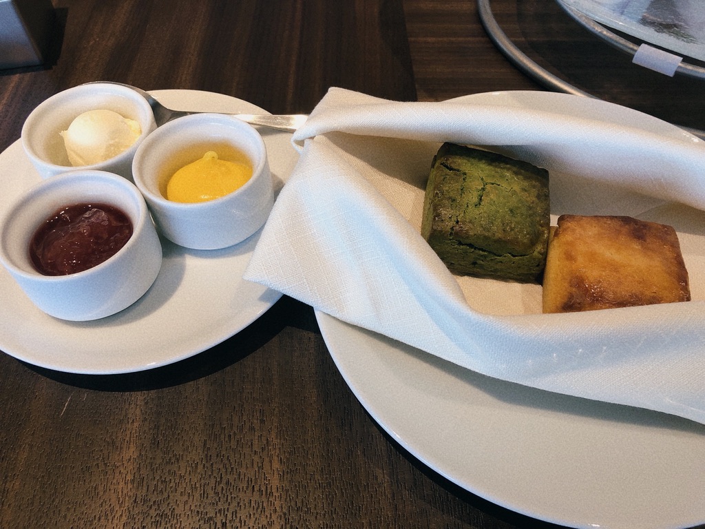 リッツカールトン福岡　クラブラウンジ　朝食　料金　アフタヌーンティ