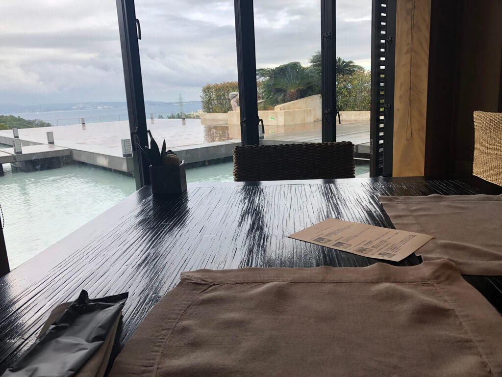 リッツカールトン沖縄　コロナ　朝食　グスク　ディナー　メニュー　SPGアメックス　紹介　プラチナ特典　レストラン割引