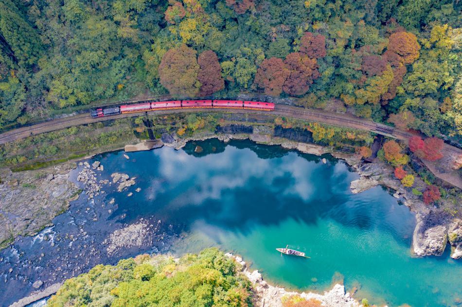 嵯峨野トロッコ列車で嵐山を満喫！料金・予約方法・おすすめ座席を体験談とともに口コミ解説