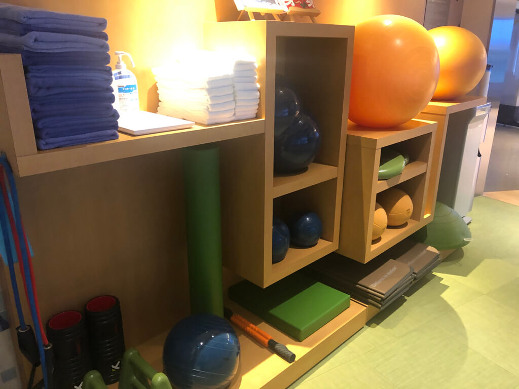 シェラトン沖縄サンマリーナリゾート　サウスタワー　宿泊記　プレミアムオーシャンツイン　フィットネスジム　大浴場　プール　サウナ　コンビニ　アメニティ