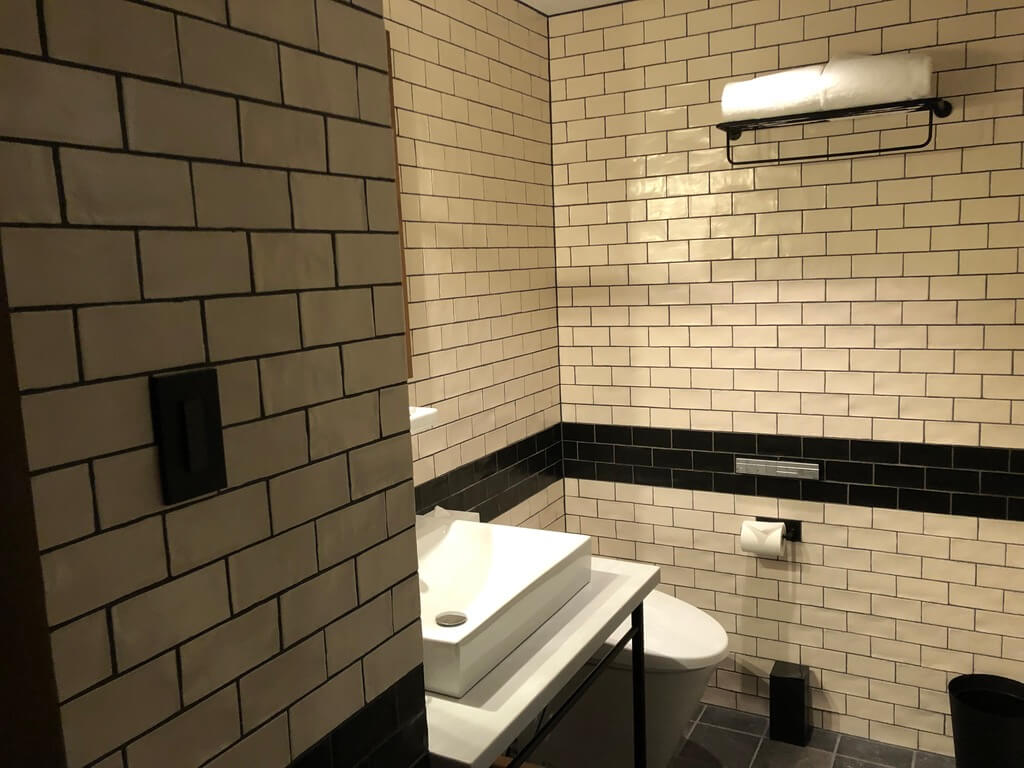 フォーポイントバイシェラトン名古屋中部国際空港　宿泊記　ブログ　プラチナ特典　朝食　駐車場　マリオットボンヴォイアメックス　紹介