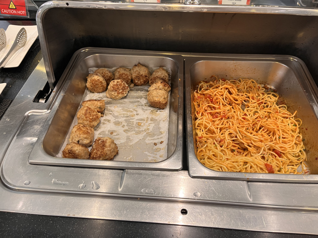 台湾　桃園国際空港　乗り継ぎ　シャワー　トランジットホテル　Wi-Fi　エバー航空　ラウンジ