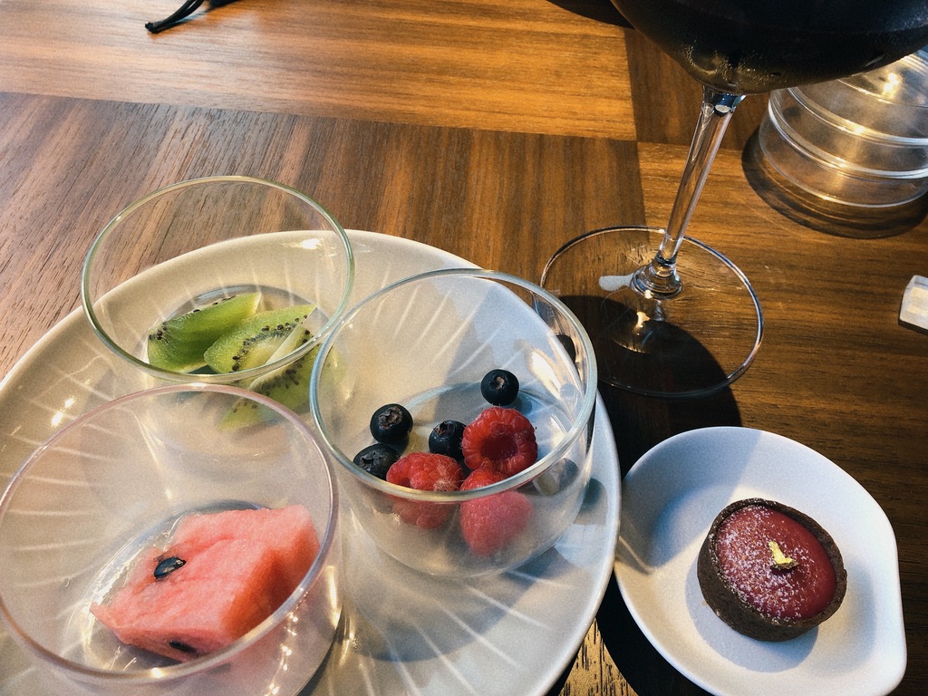 リッツカールトン福岡　クラブラウンジ　朝食　料金　アフタヌーンティ