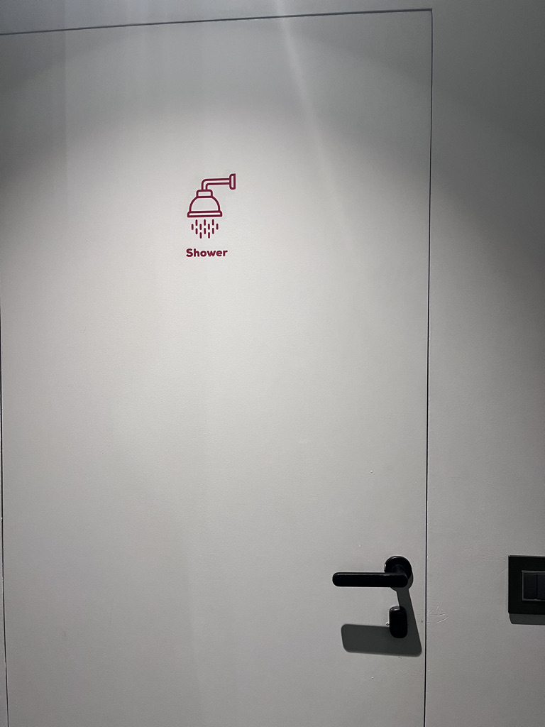 ローマ　フィウミチーノ空港　プライムクラスラウンジ　ITAエアウェイズ　AZ1462　プライオリティパス