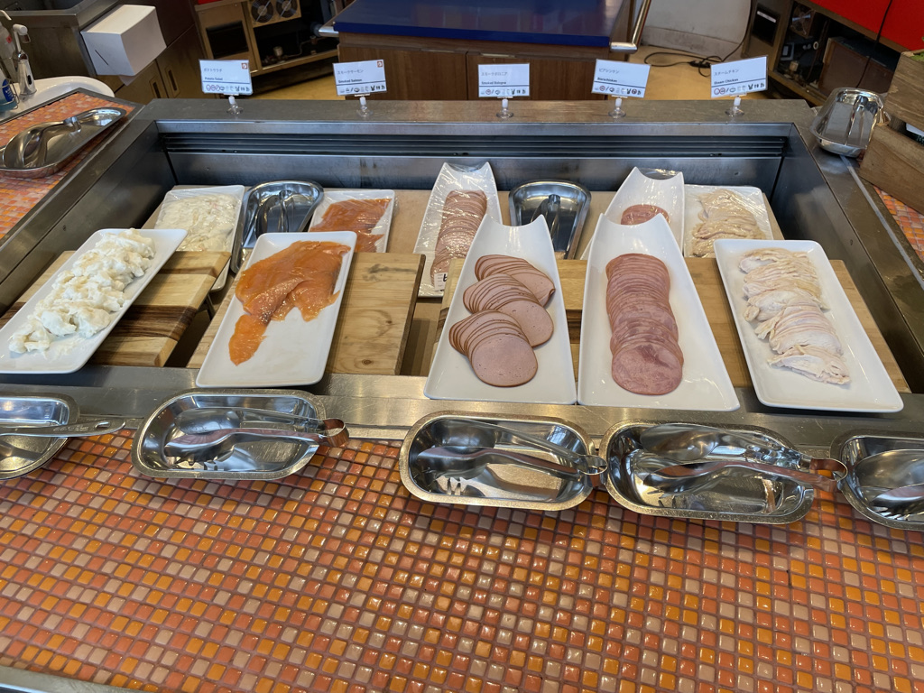 シェラトングランデ東京ベイ　朝食　値段　おすすめ　口コミ　　ガレリアカフェ　グランカフェ　トスティーナ　マリオットボンヴォイアメックス紹介