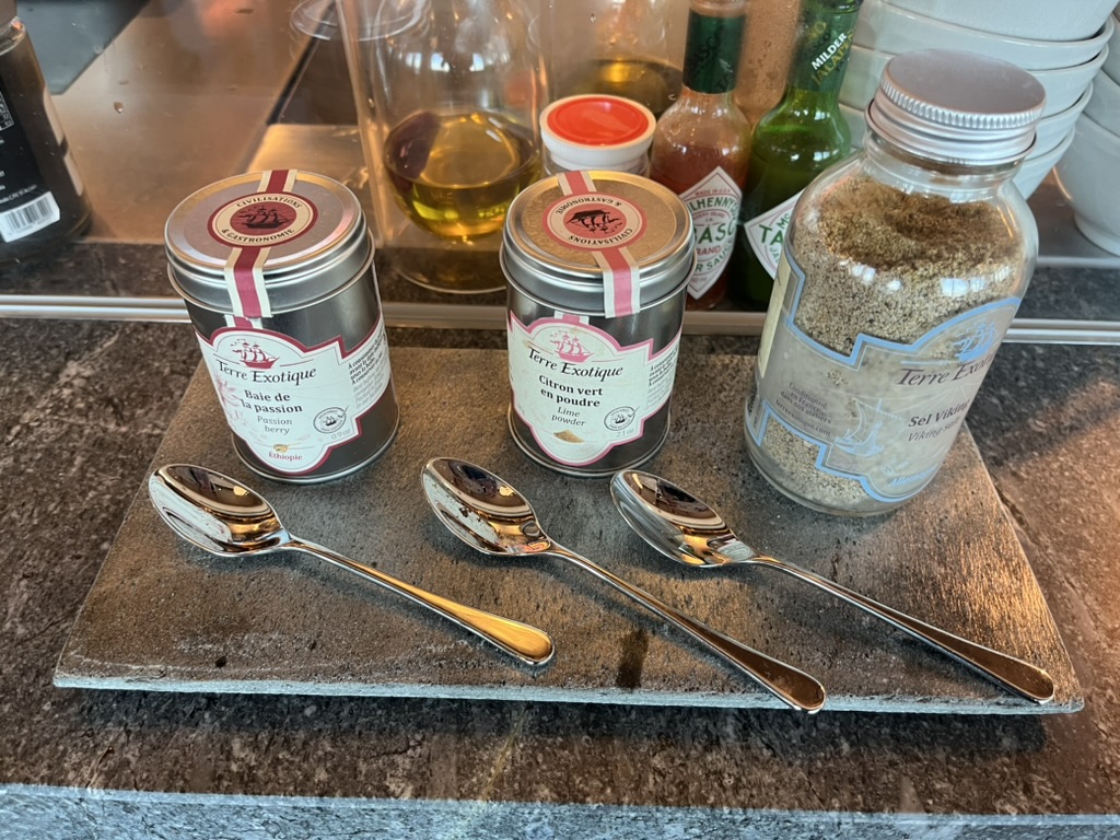 コンラッド名古屋　朝食　アフタヌーンティー