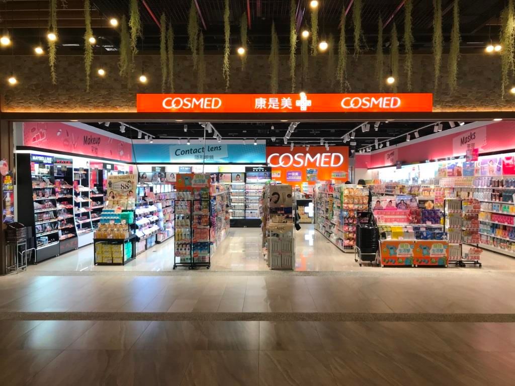 台湾　桃園国際空港　乗り継ぎ　シャワー　トランジットホテル　Wi-Fi　グルメ　お土産