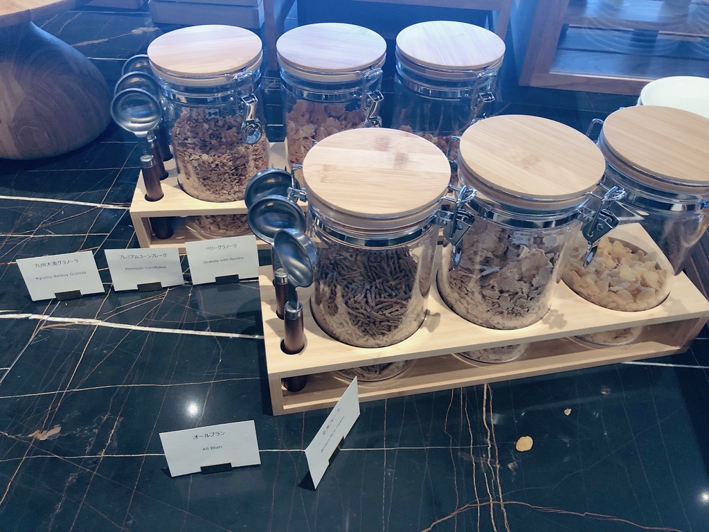 リッツカールトン福岡　クラブラウンジ　朝食　料金　アフタヌーンティ