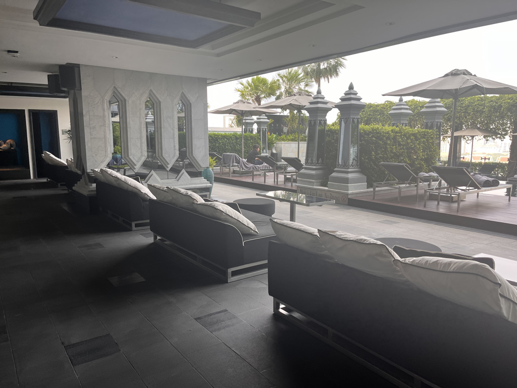 セントレジスバンコク　宿泊記　送迎　アクセス　朝食　プール　ジム　サウナ　子供添い寝年齢　マリオットボンヴォイアメックス　プラチナ特典　バトラーサービス