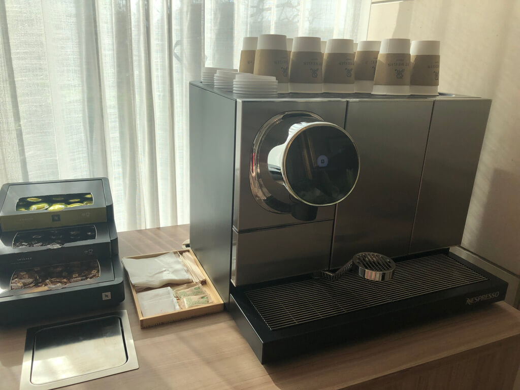 セントレジス大阪　ブログ　　宿泊記　子供添い寝　朝食　アクセス　駐車場　タイタニックオムレツ　プラチナ特典　バトラーサービス　マリオットボンヴォイアメックス　紹介　アメニティ