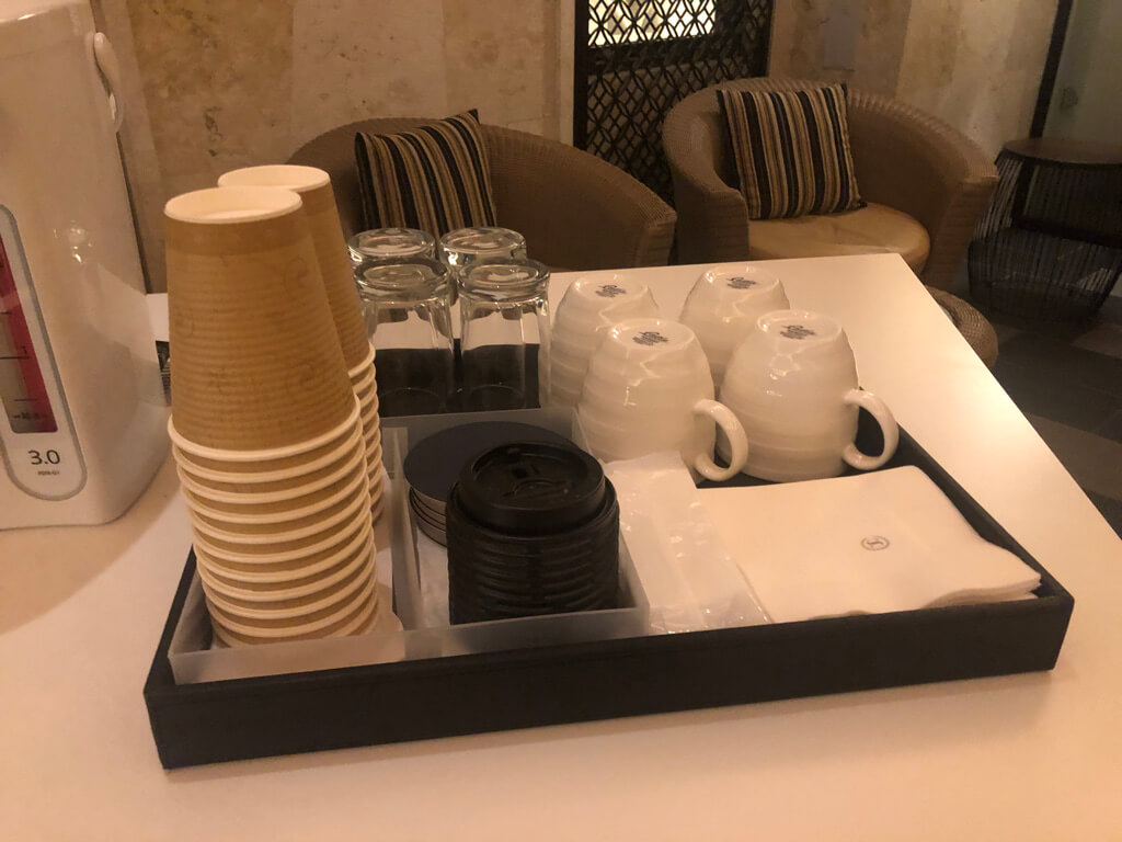 シェラトン沖縄サンマリーナリゾート　サウスタワー　宿泊記　プレミアムオーシャンツイン　フィットネスジム　大浴場　プール　サウナ　コンビニ　アメニティ