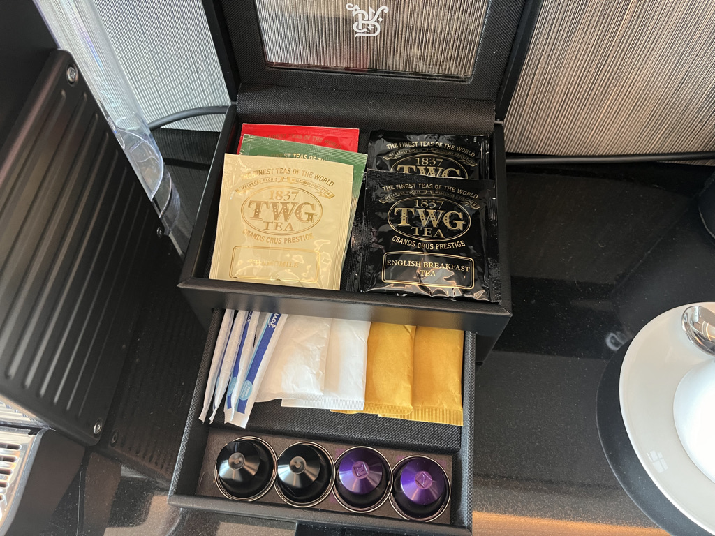 セントレジスバンコク　宿泊記　送迎　アクセス　朝食　プール　ジム　サウナ　子供添い寝年齢　マリオットボンヴォイアメックス　プラチナ特典　バトラーサービス