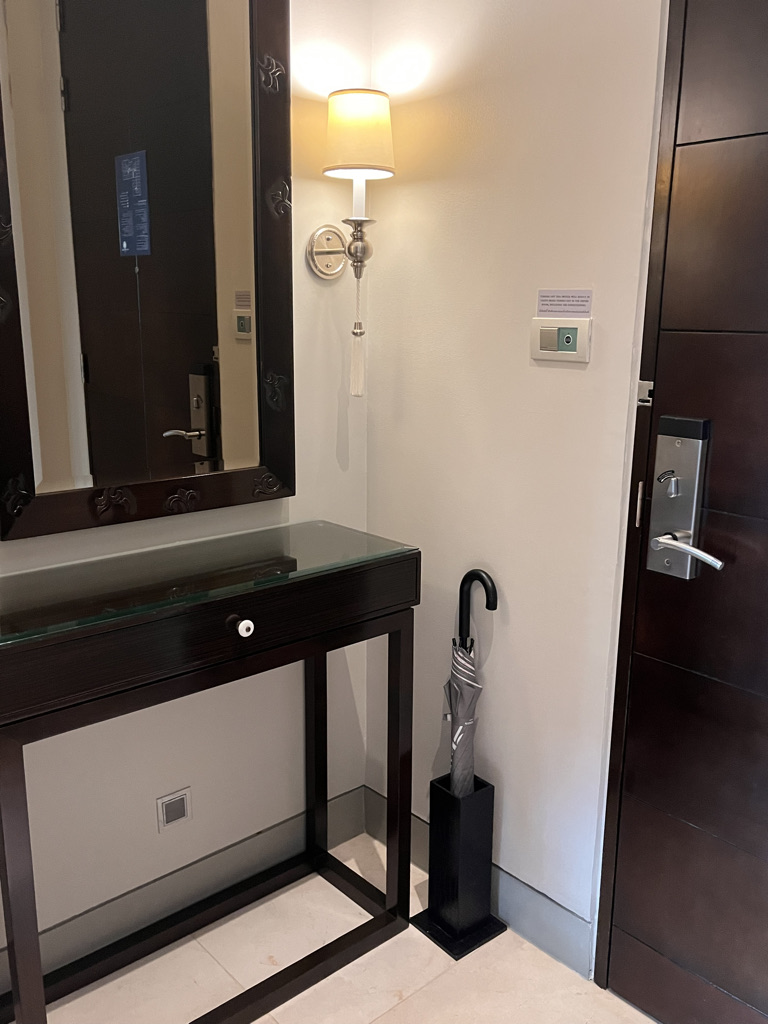 セントレジスバンコク　宿泊記　送迎　アクセス　朝食　プール　ジム　サウナ　子供添い寝年齢　マリオットボンヴォイアメックス　プラチナ特典