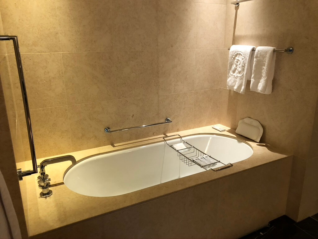 セントレジス大阪　グランドデラックススイート　宿泊記　バトラー　サービス　spgamex プラチナ特典　フィットネスジム　コロナ感染対策　COVID-19 GoTo　トラベルクーポン　GoToトラベル割引　地域共通クーポン　セントレジスバー