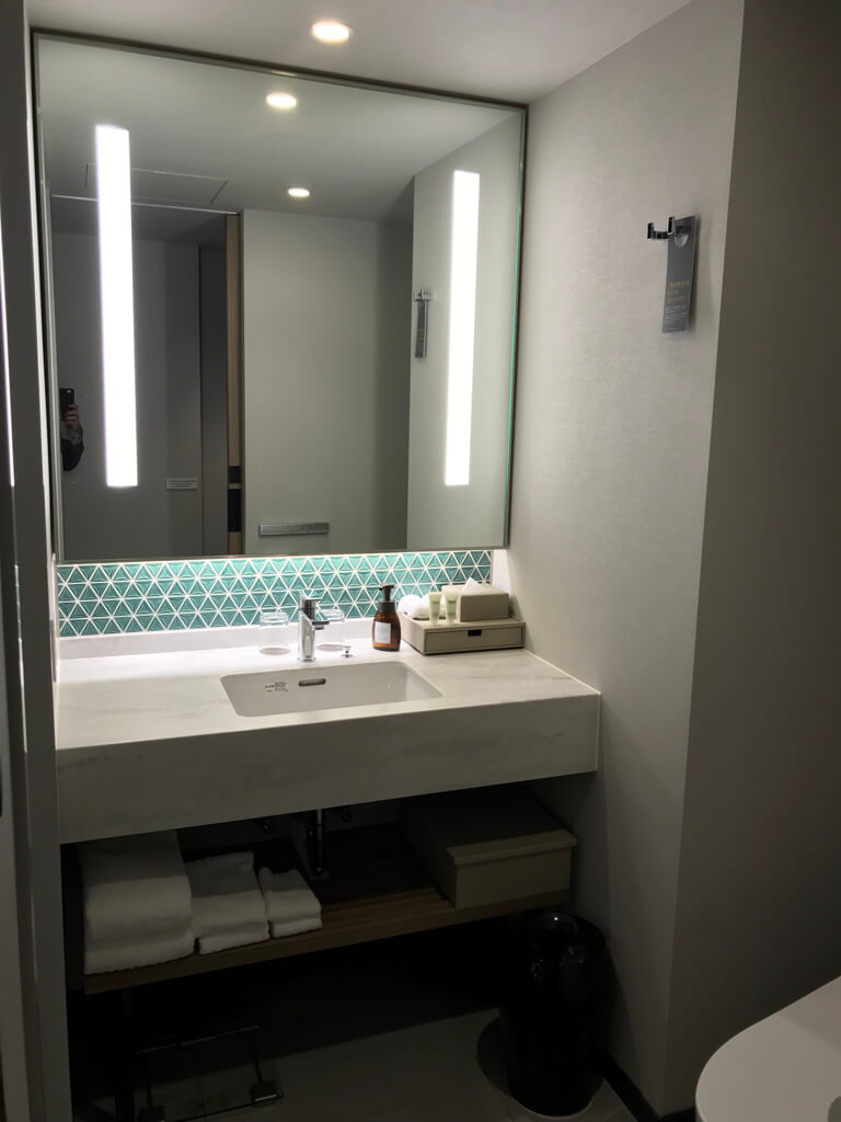 コートヤード・バイ・マリオット大阪本町　宿泊記　朝食　ハッピーアワー　カクテルタイム　アップグレード　プラチナ特典　エコサービス　SPGアメックス　紹介