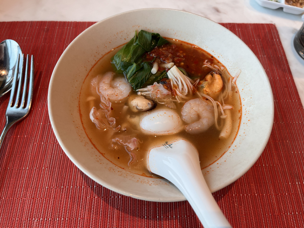 セントレジスバンコク　宿泊記　送迎　アクセス　朝食　プール　ジム　サウナ　子供添い寝年齢　マリオットボンヴォイアメックス　プラチナ特典　バトラーサービス