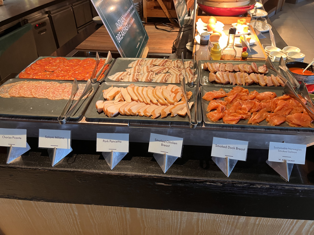 wコーサムイ　朝食　プラチナ特典