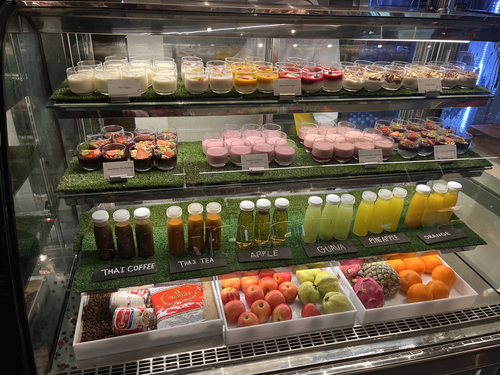 セントレジスバンコク　宿泊記　送迎　アクセス　朝食　プール　ジム　サウナ　子供添い寝年齢　マリオットボンヴォイアメックス　プラチナ特典　バトラーサービス