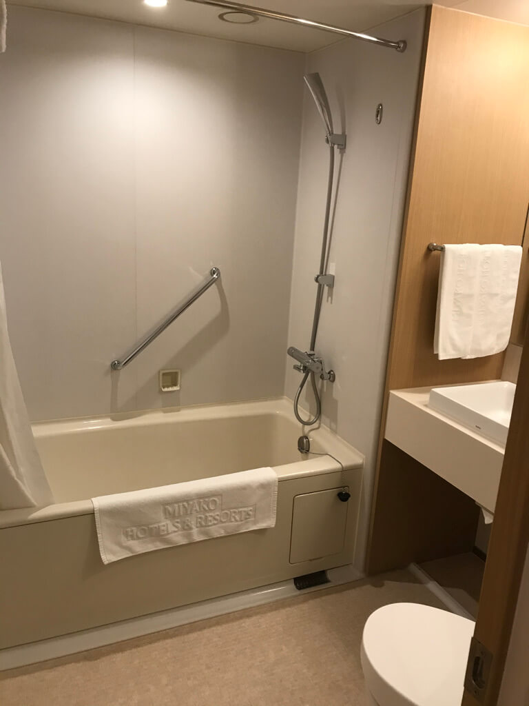 シェラトン都ホテル大阪　宿泊記　朝食　ラウンジ　プレミアムフロアデラックスツイン　