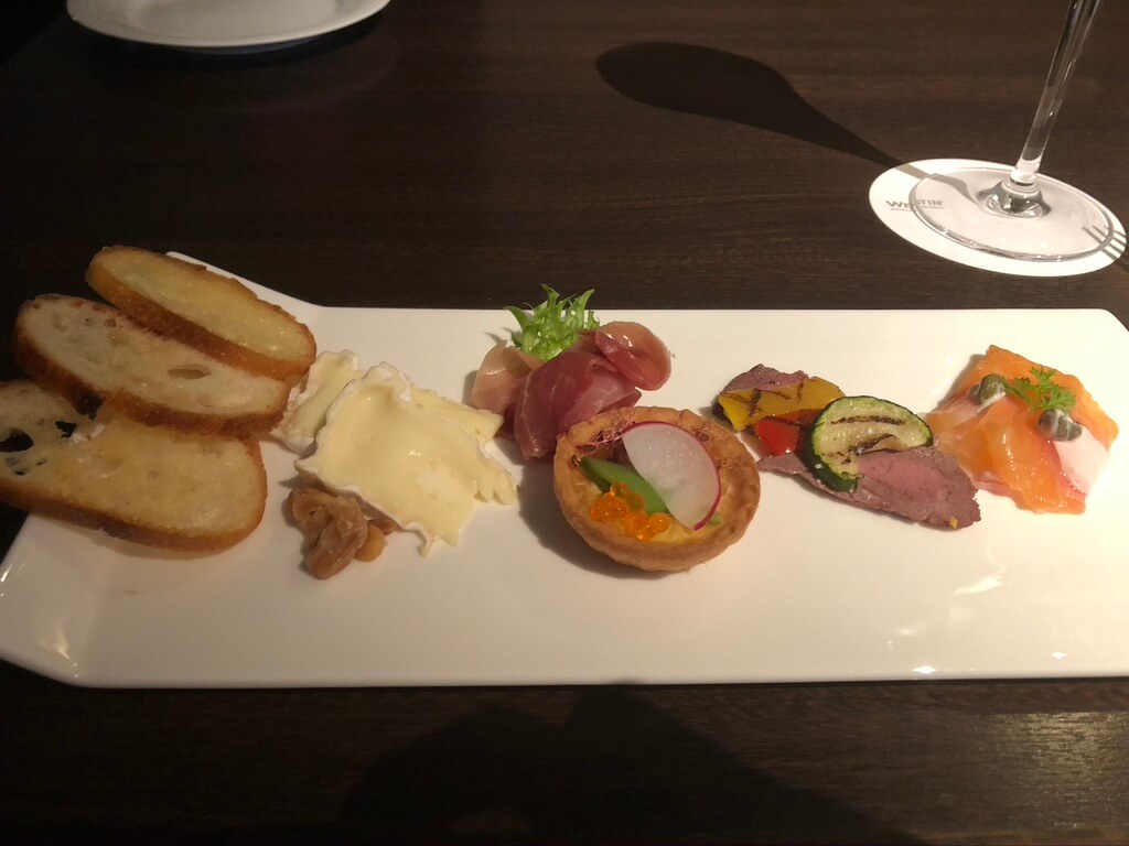 ウェスティン大阪　宿泊記　朝食　エグゼクティブラウンジ　アクセス　行き方　エグゼクティブキング　spgamex　プラチナ　特典