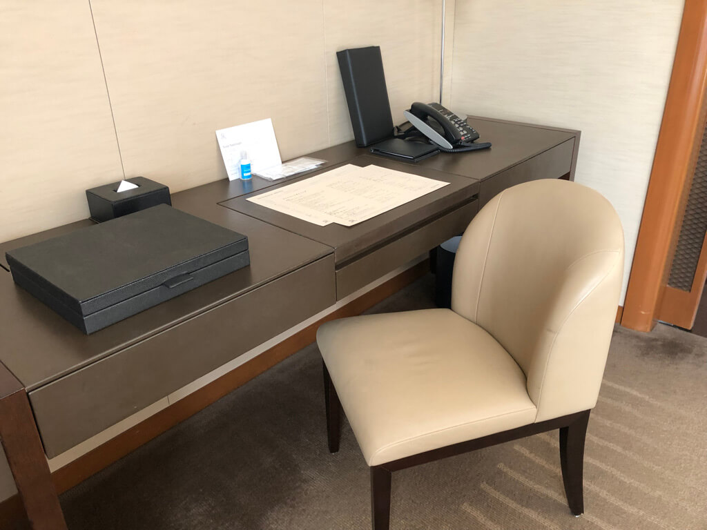 セントレジス大阪　ブログ　　宿泊記　子供添い寝　朝食　アクセス　駐車場　タイタニックオムレツ　プラチナ特典　バトラーサービス　マリオットボンヴォイアメックス　紹介　アメニティ