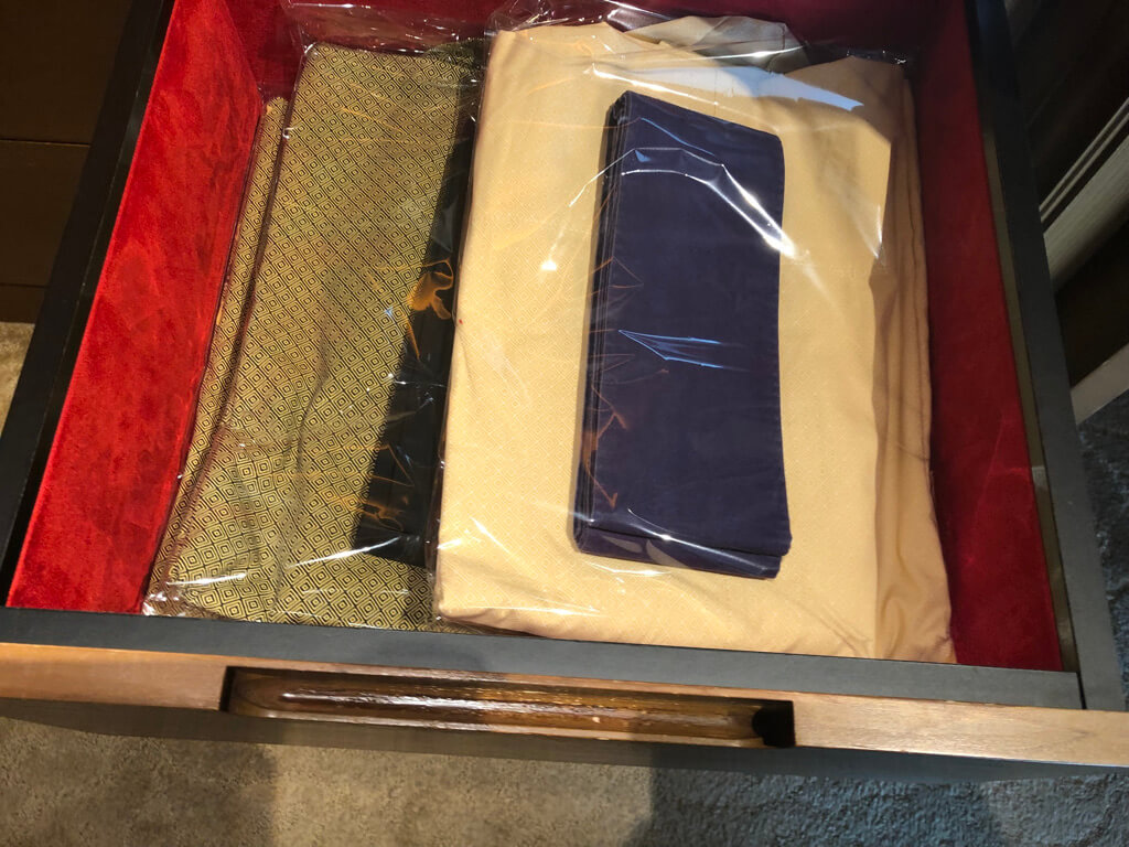 セントレジス大阪　ブログ　　宿泊記　子供添い寝　朝食　アクセス　駐車場　タイタニックオムレツ　プラチナ特典　バトラーサービス　マリオットボンヴォイアメックス　紹介　アメニティ