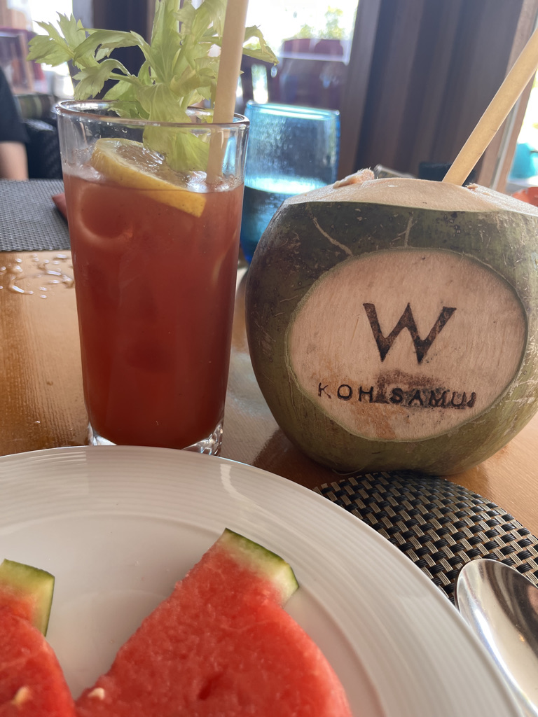 wコーサムイ　朝食　プラチナ特典