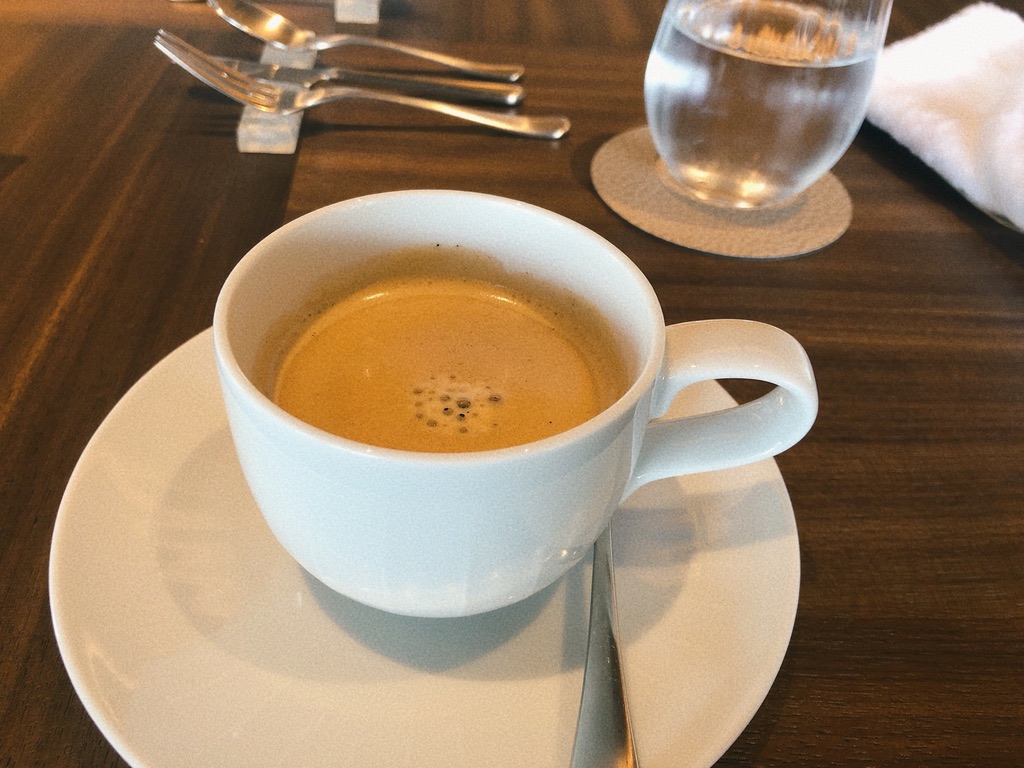 リッツカールトン福岡☆2.8の低評価はなぜ?宿泊費10万円越えラグジュアリーホテルの真相に迫ってみた! 7 リッツカールトン福岡 口コミ 悪い クラブラウンジ