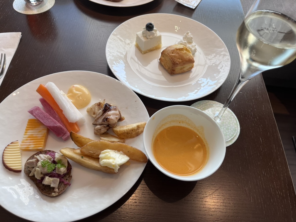 ヒルトン広島　エグゼクティブラウンジ　利用できる条件　服装