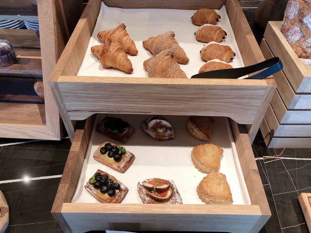 リッツカールトン福岡　クラブラウンジ　朝食　料金　アフタヌーンティ