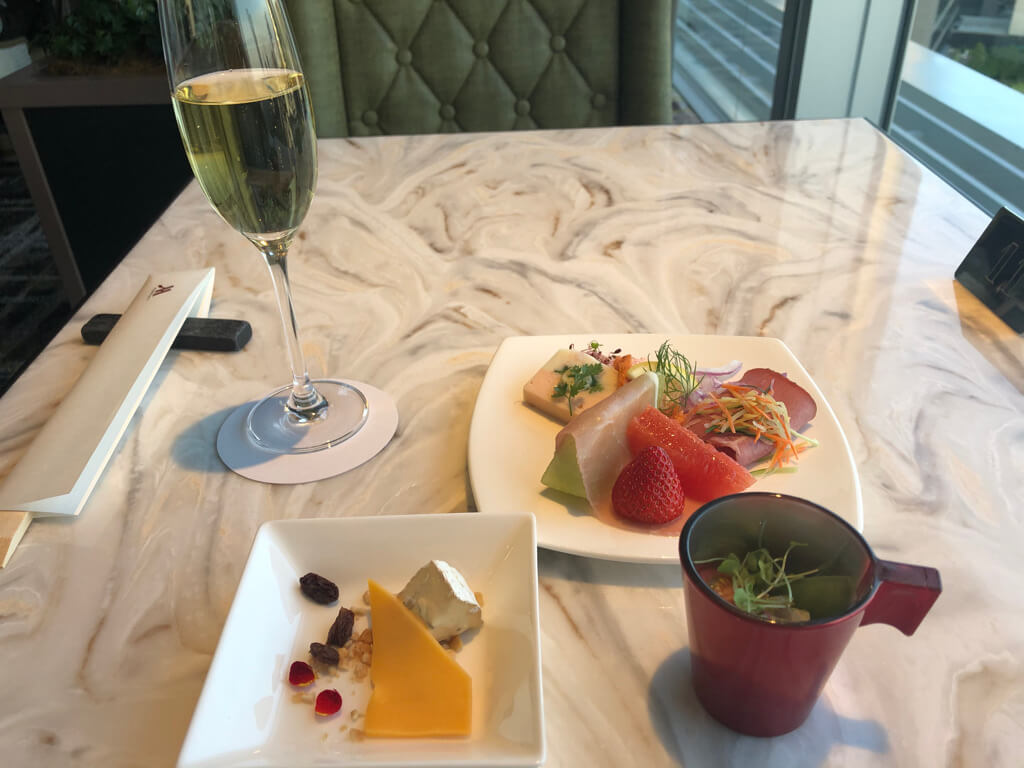 名古屋マリオットアソシアホテルデラックス　スイート　宿泊記　朝食　コンシェルジュ　ラウンジ　　フィットネスジム　プール　spgアメックス　紹介　プラチナ特典