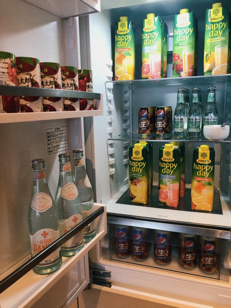 リッツカールトン福岡　クラブラウンジ　朝食　料金　アフタヌーンティ